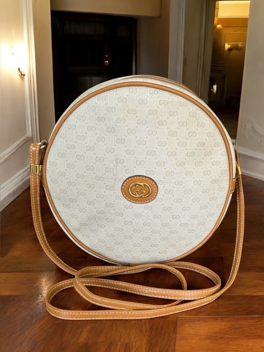 GUCCI Micro GG Supreme Crossbody Vintage Round Canteen Cream Shoulder Bag